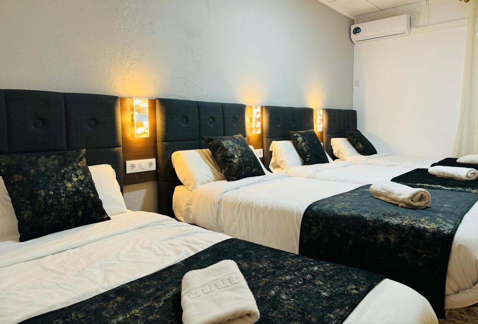 Ballestar Hotel Bar & Grill Barajas de Melo Екстериор снимка